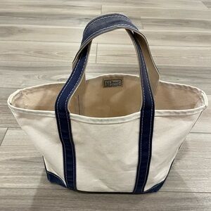 L.L. Bean Boat And Tote Open Top Canvas Tote Bag Blue Trim White Size Medium